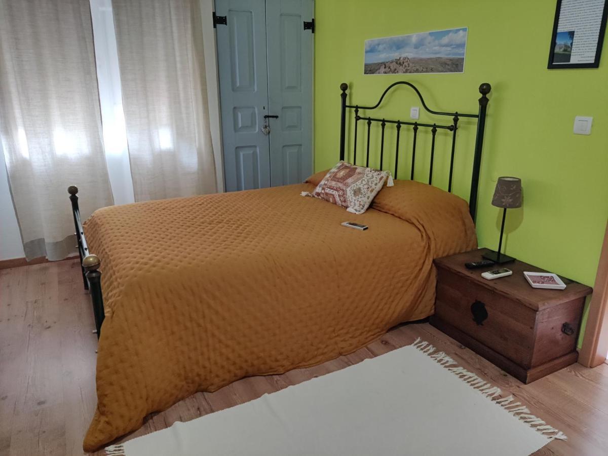 Casa Do Forno Guest House Salvaterra do Extremo Luaran gambar