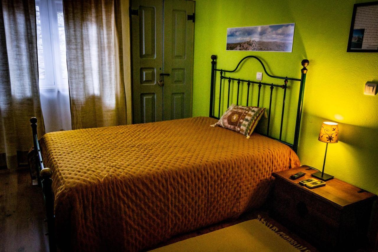 Casa Do Forno Guest House Salvaterra do Extremo Luaran gambar