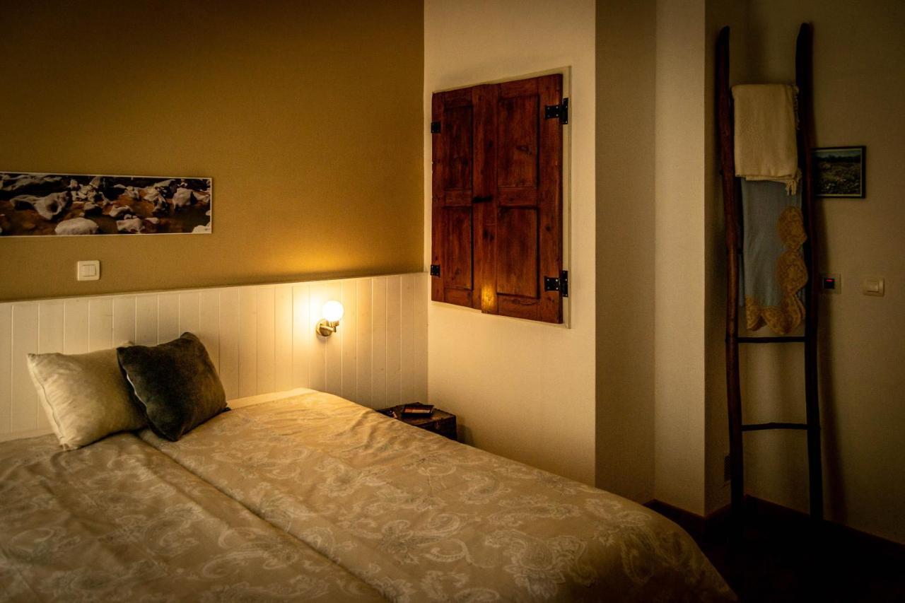 Casa Do Forno Guest House Salvaterra do Extremo Luaran gambar