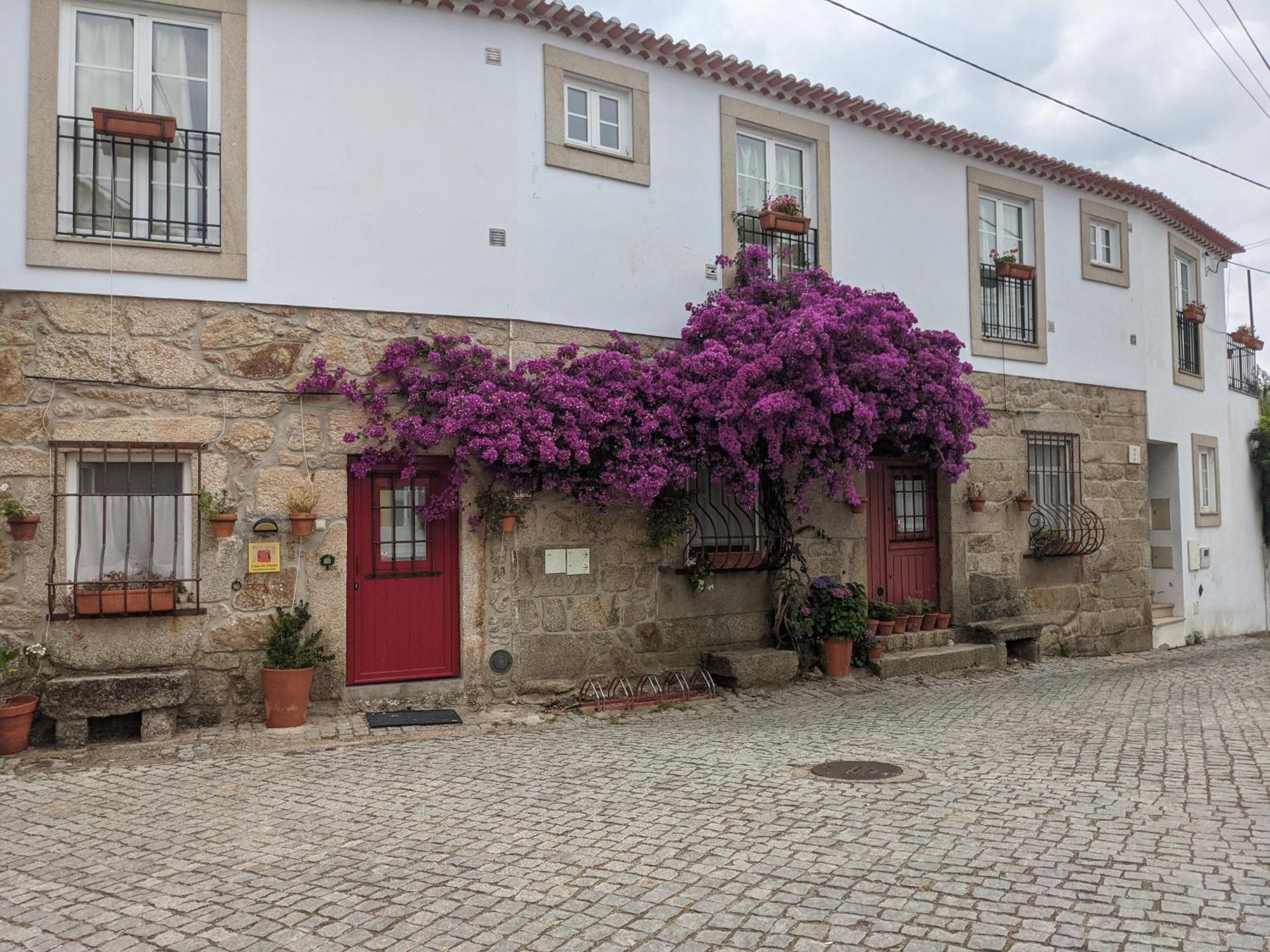 Casa Do Forno Guest House Salvaterra do Extremo Luaran gambar