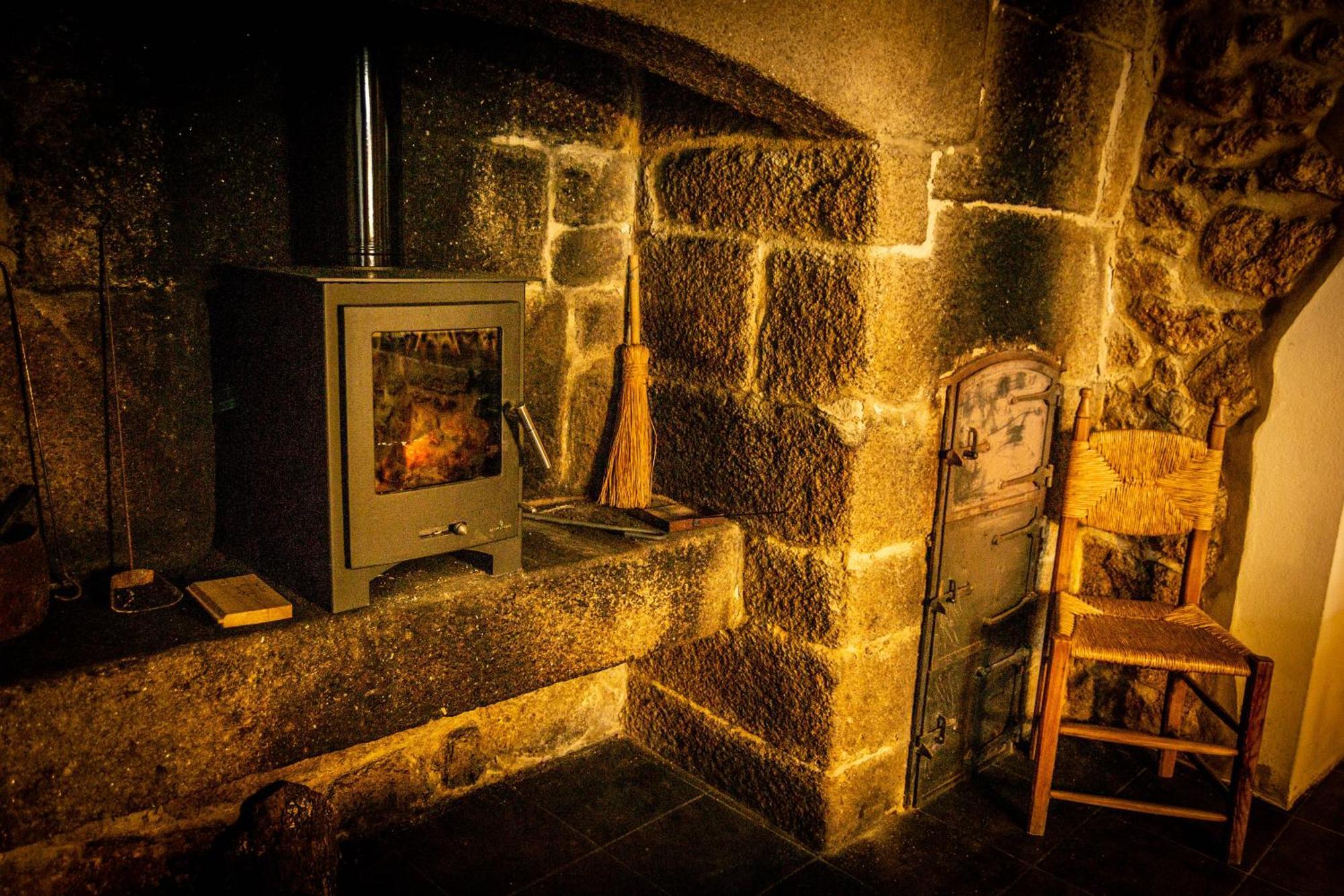 Casa Do Forno Guest House Salvaterra do Extremo Luaran gambar